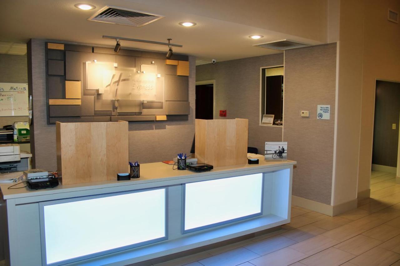 דאגלס Holiday Inn Express By Ihg מראה חיצוני תמונה