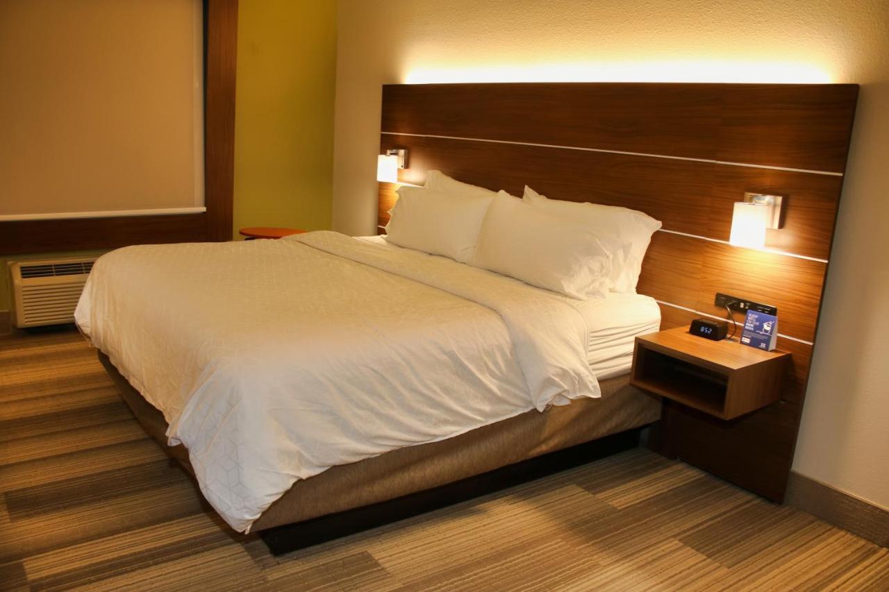 דאגלס Holiday Inn Express By Ihg מראה חיצוני תמונה