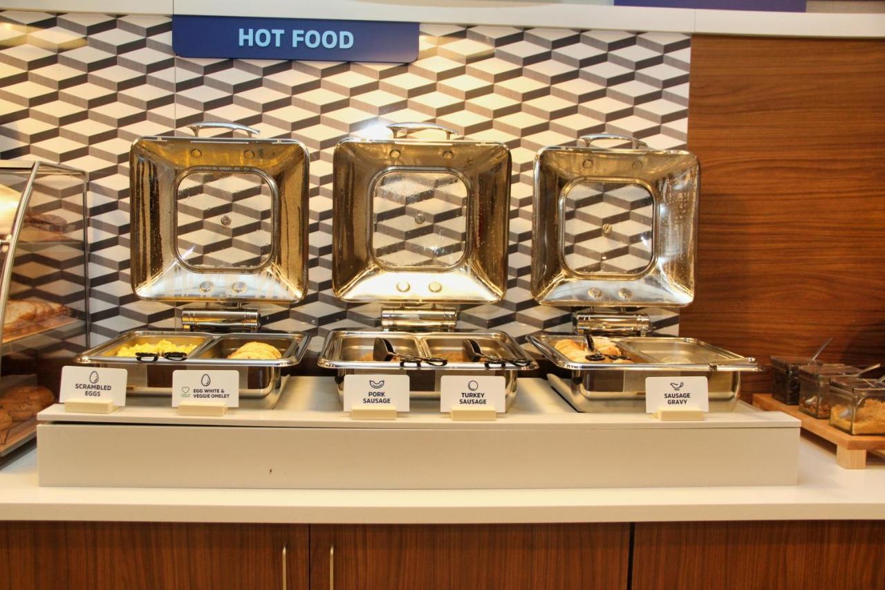 דאגלס Holiday Inn Express By Ihg מראה חיצוני תמונה
