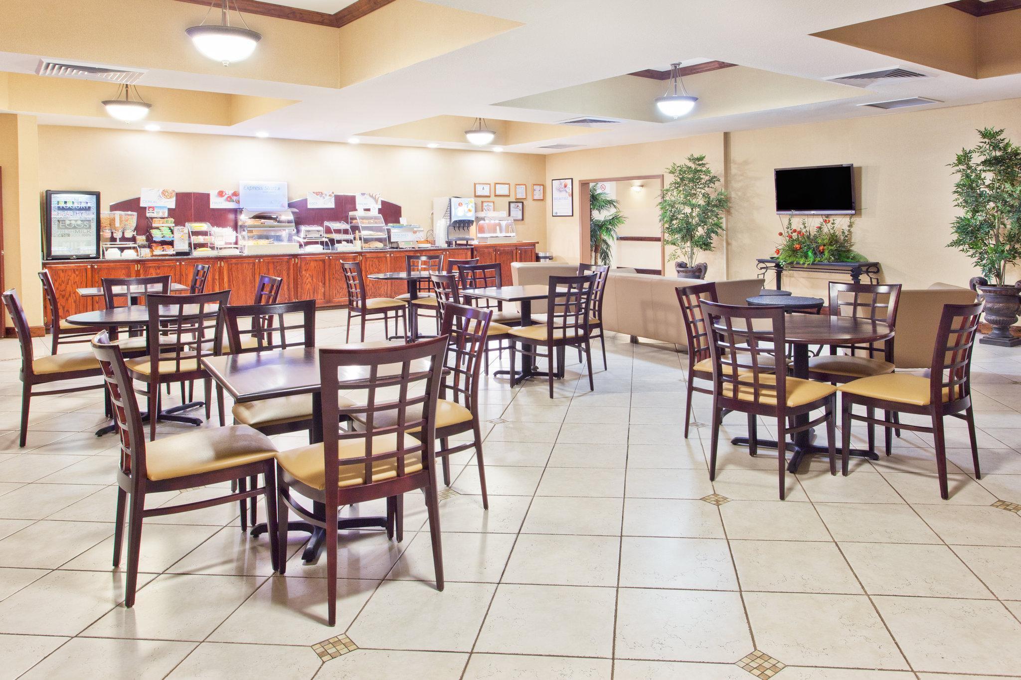 דאגלס Holiday Inn Express By Ihg מראה חיצוני תמונה